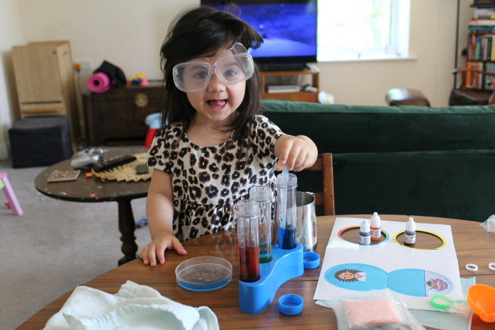 Science experiment kit